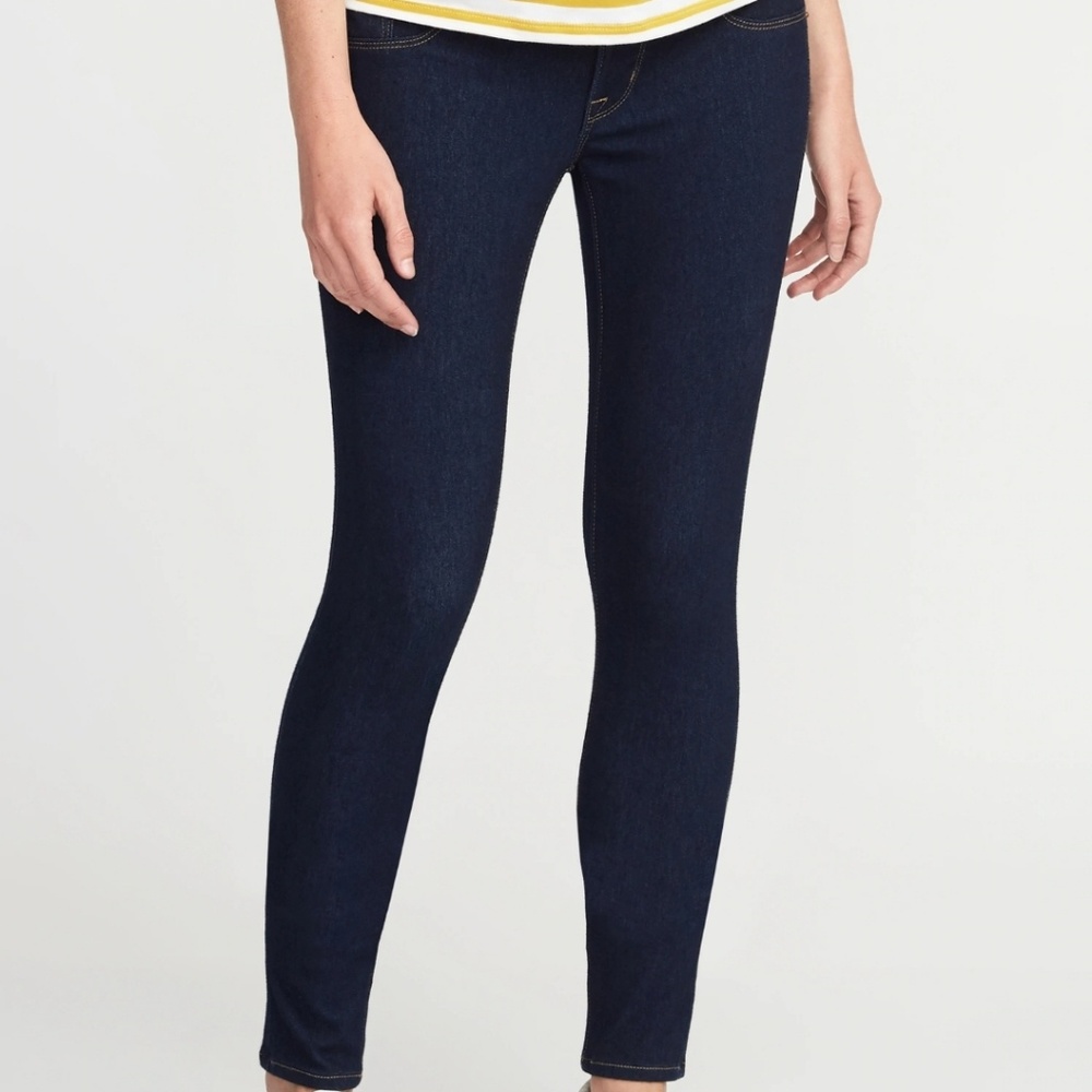 Old Navy maternity Rockstar super skinny jeans 12